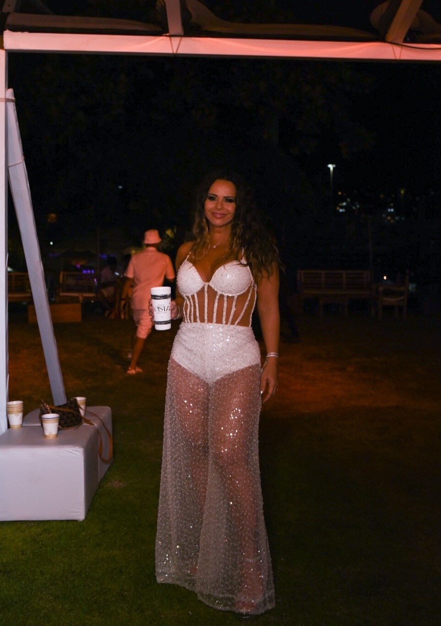 Réveillon Vivianne Araújo (Foto: Agência BrazilNews)