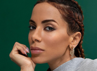 Anitta usa biquíni do Bob Esponja igual ao de Gkay: R$ 3,4 mil Anitta (Foto: @anitta/Instagram/Reprodução)