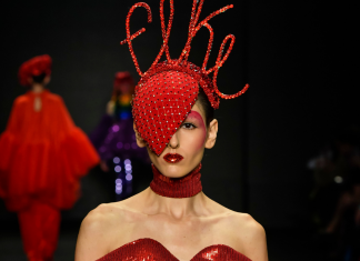 SPFW: Walério homenageia Elke Maravilha com as cores LGBTQIA+ Desfile Walério Araújo (foto: Ze Takahashi / @agfotosite)