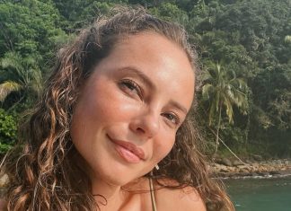 Paolla Oliveira usa saída de praia que disfarça bumbum: R$ 698 Paolla Oliveira (Foto: Reprodução/Instagram/@paollaoliveirareal)