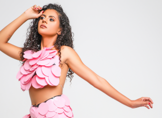 Da roça ao People’s Choice, influenciadora cria looks com folhas Alessandra Araújo (Foto: Divulgação)