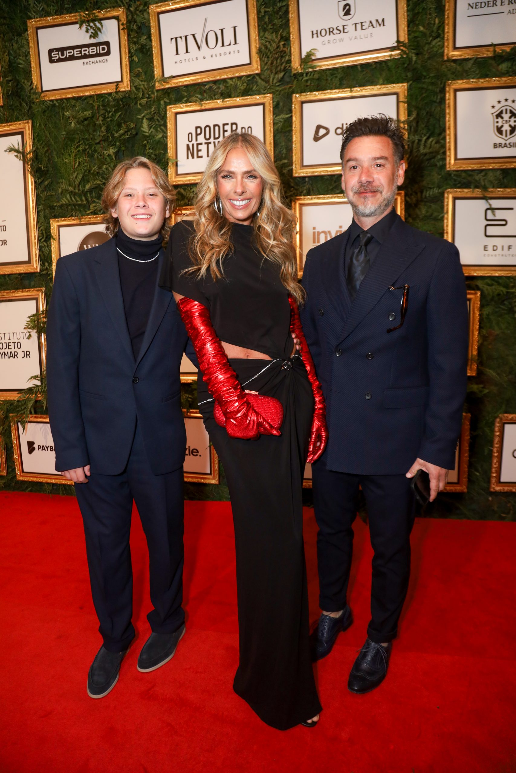 Vittorio, Adriane Galisteu e Alexandre Iódice (Foto: Brazil News)