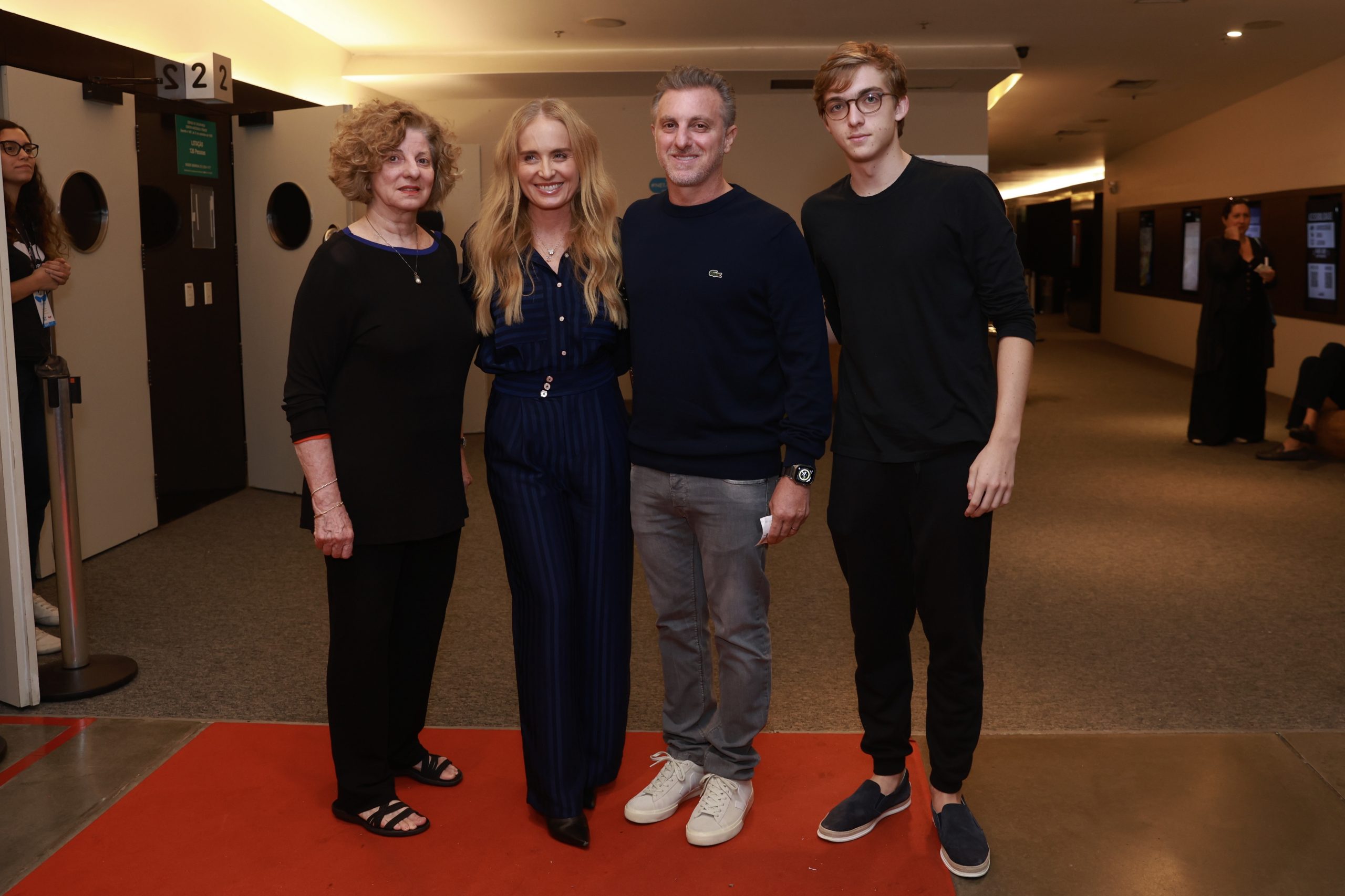 Marta, Angélica, Luciano Huck e Joaquim (Foto: Roberto Filho/Brazil News)