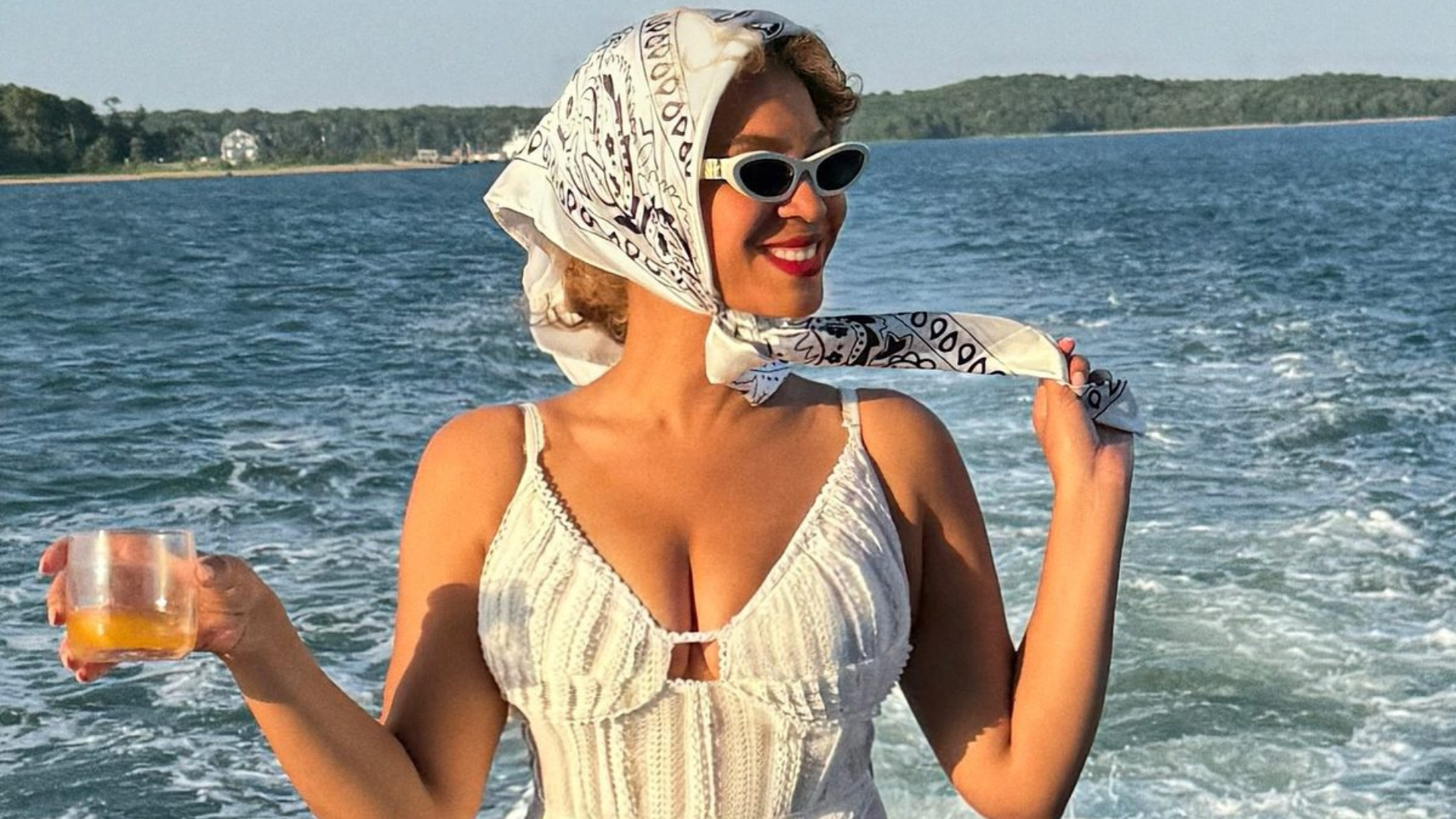 Beyoncé com acessório para o verão (Foto: @beyonce/Instagram/Reprodução)