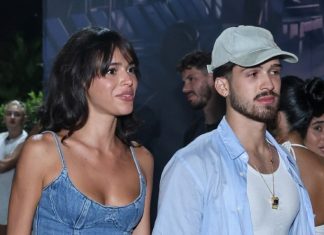 Bruna Marquezine repete bolsa de R$ 18 mil com look all jeans Bruna Marquezine e João Guilherme (Foto: Daniel Pinheiro/Brfazil News