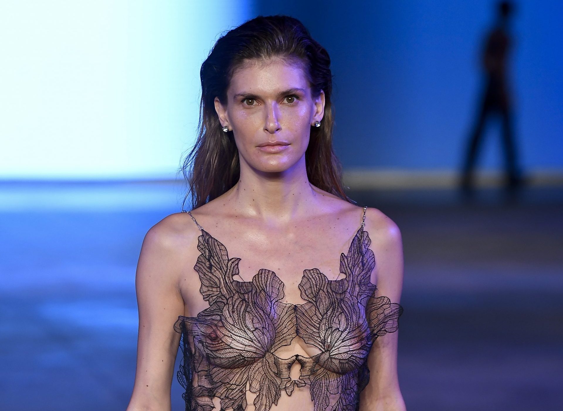 Carol Francischini no desfile de Vinnicius Afonso (Foto: Marcelo Soubhia/ @agfotosite)